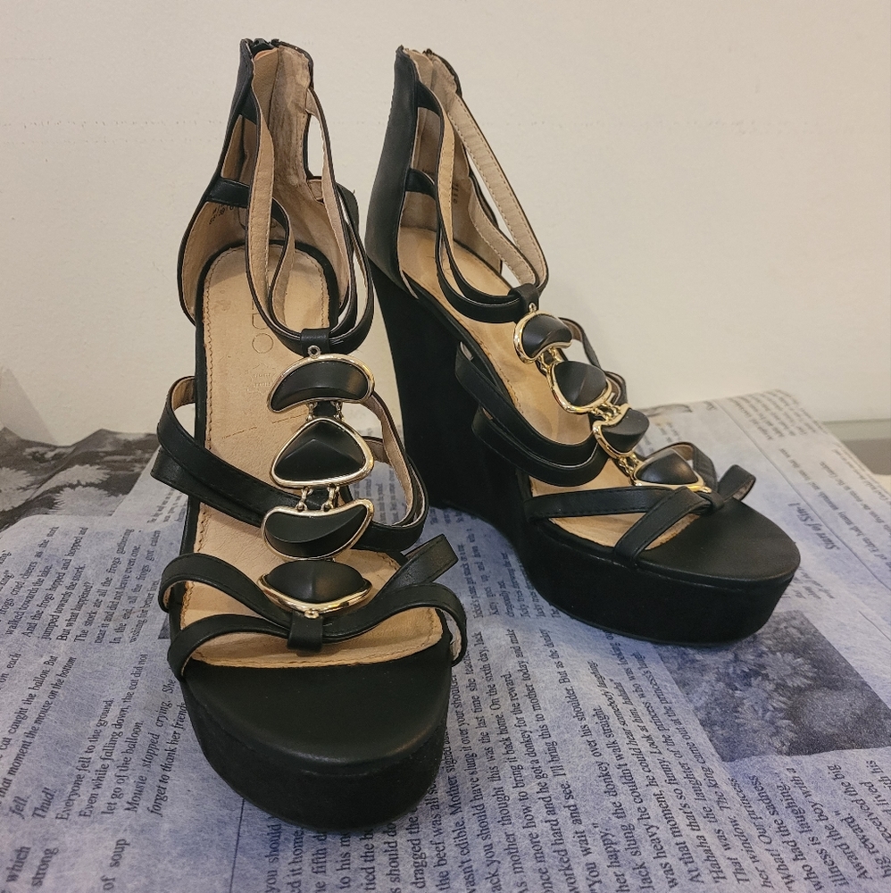 Aldo wedges